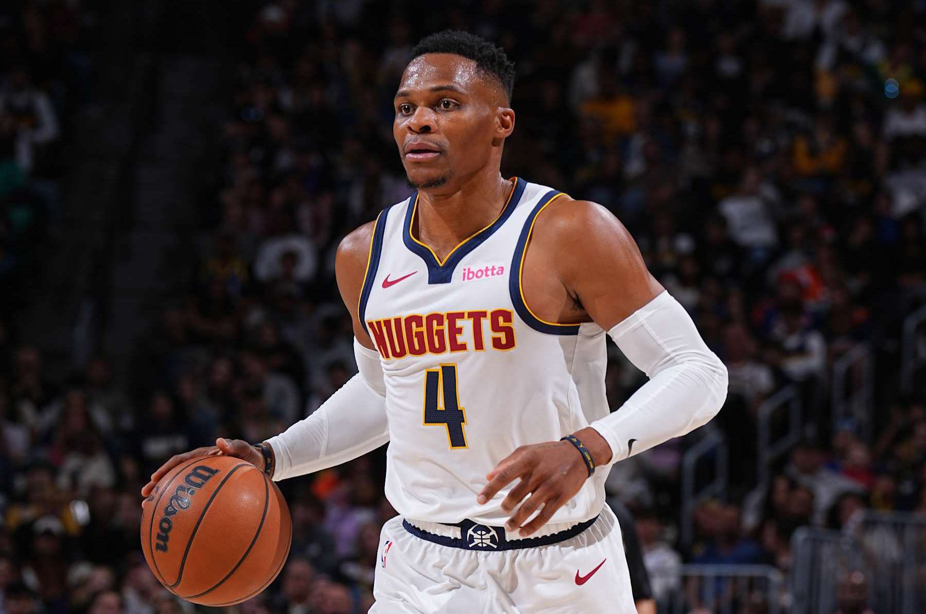 半场战报：门兴格拉德巴赫1-0科隆（半场比分：门兴格拉德巴赫1比0领先科隆）