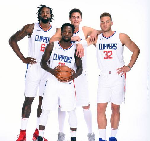 国米赛中年轻球员崛起，老将挣扎，球队面临转型与平衡挑战。（国米新人崛起、老将乏力，球队步入转型与平衡大考）