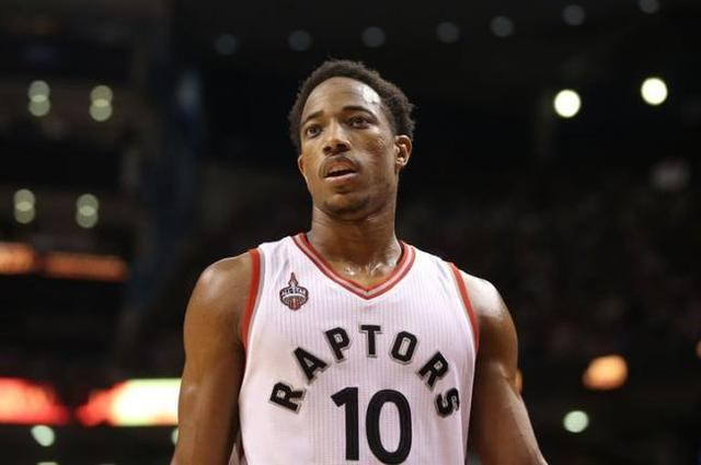 打入一球，费尔明当选巴萨回归诺坎普首战全场最佳球员（费尔明破门，荣膺巴萨重返诺坎普首战全场最佳）