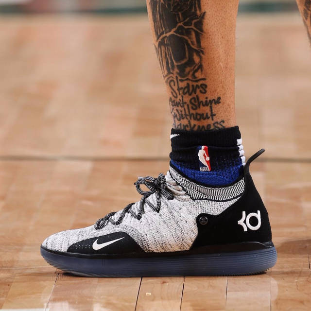 胡明轩缺席广东26分大胜江苏获2连胜 徐杰18+8引5人上双制胜（胡明轩缺阵 广东26分大胜江苏豪取两连胜 徐杰18+8携5人上双）