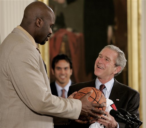 一场1-1，让曼城渔翁得利！阿森纳11打10不胜，英超争冠形势有变（1-1平局成全曼城！阿森纳11打10未能取胜，英超夺冠格局生变）